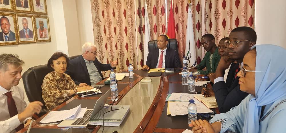 <p>
	APRESENTAÇÃO AO TRIBUNAL DE CONTAS DA GUINÉ-BISSAU DE PROJETO "GOVERNAÇÃO ECONÓMICA, TRANSPARENTE E RESPONSÁVEL", FINANCIADO PELA UNIÃO EUROPEIA</p>
