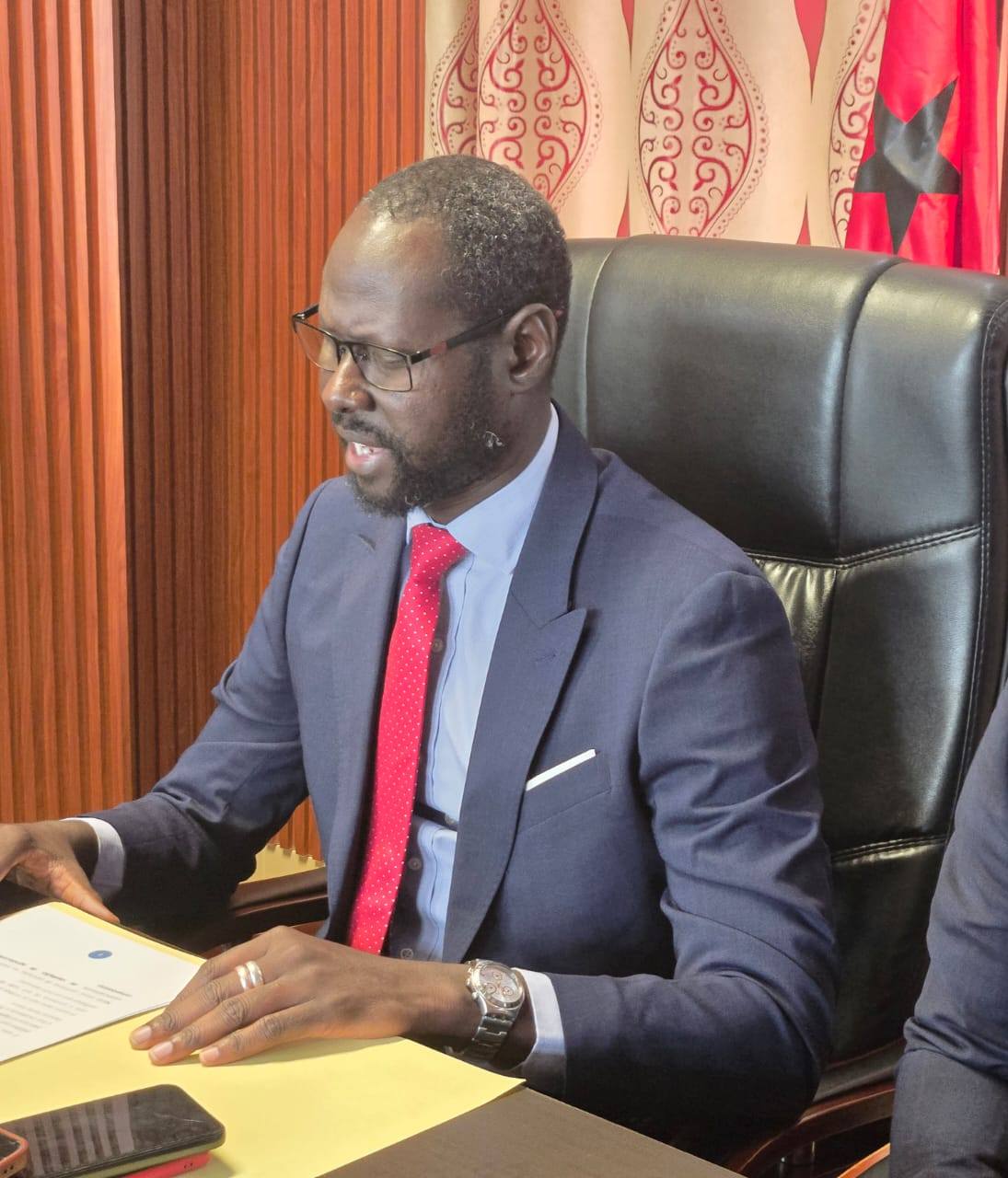 <p>
	O NOVO PRESIDENTE DO TRIBUNAL DE CONTAS DA GUIN&Eacute;-BISSAU ENTRA EM FUN&Ccedil;&Otilde;ES</p>
